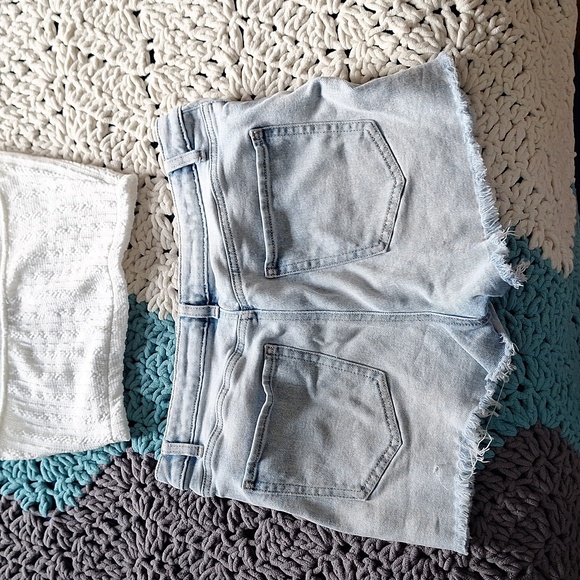 Zara top & jean shorts - Picture 4 of 7